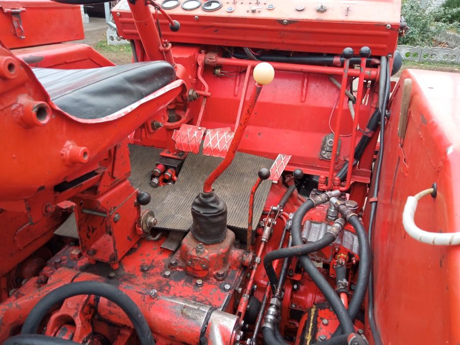 Продам трактор АТ-1, Т-25