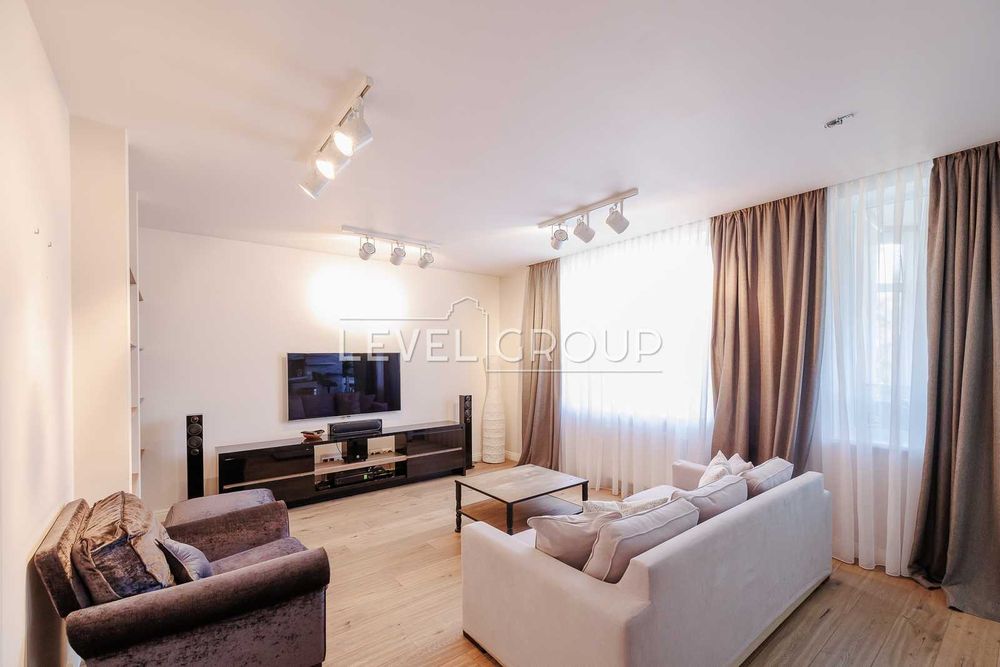 ЖК Пори року (Времена года) 3-к з якісним ремонтом