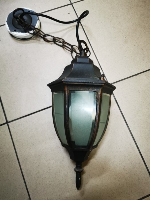 Stara lampa zewnętrzna