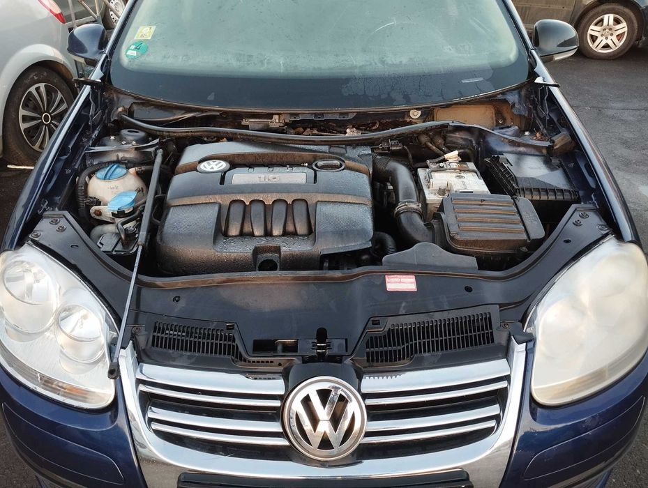 VW Golf 5 Variant 1.6i 2008r. Silnik .