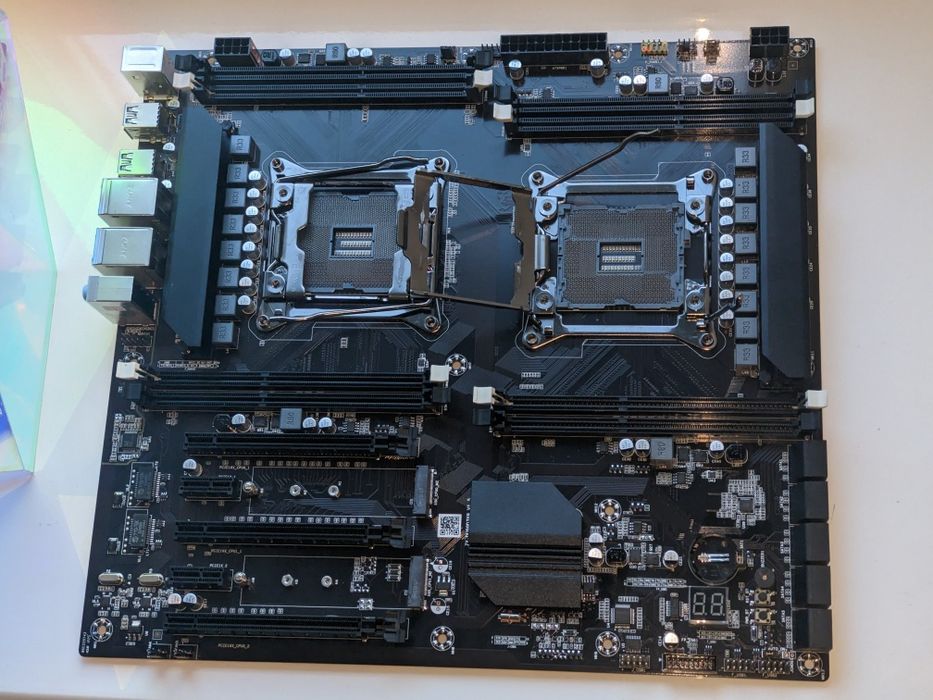 ZX-DU99D3X8 LGA2011 v3, DDR3 на запчастини (не робоча): 710 грн