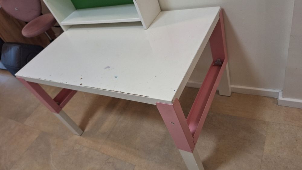 Biurko Ikea Pahl z nadstawką