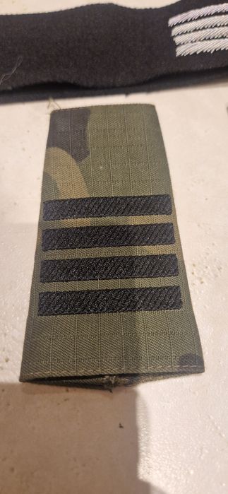 Pagon dystynkcja stopień na beret plutonowy