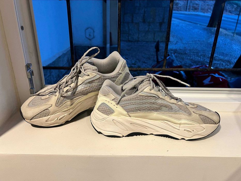 tenis YEEZY 700 V2 / size: 44 eur