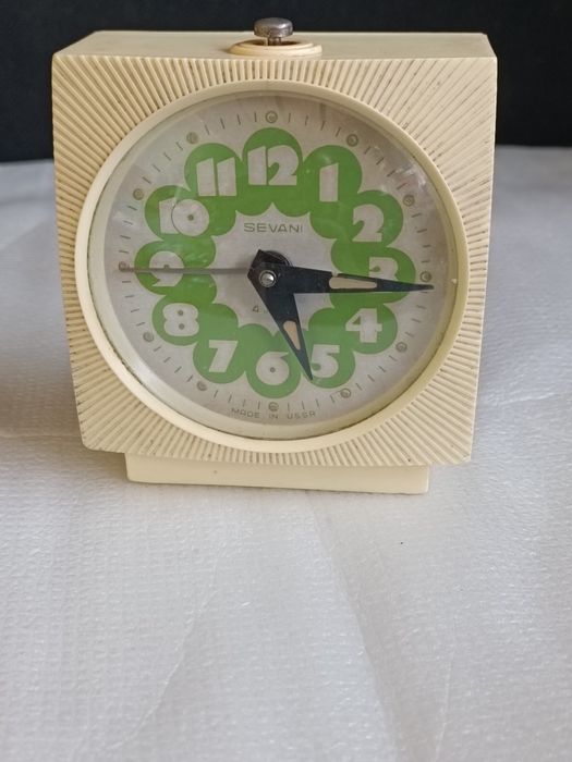 Часи -будильник"Севані" СССР