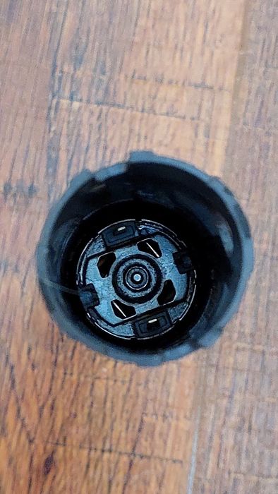 По запчастям пылесосоы iRobot E5 и Dayson v15