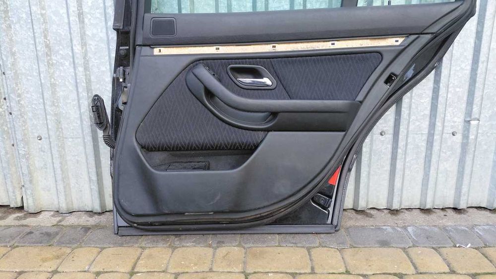 Drzwi prawy tył bmw e39 kombi touring black sapphire metallic 475/9
