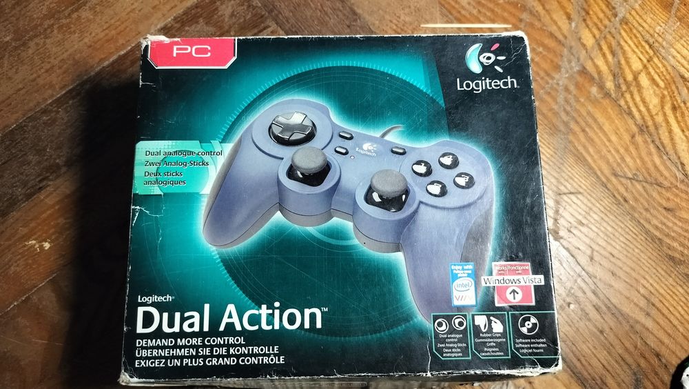 Logitech Dual Action провідний геймпад джойстик