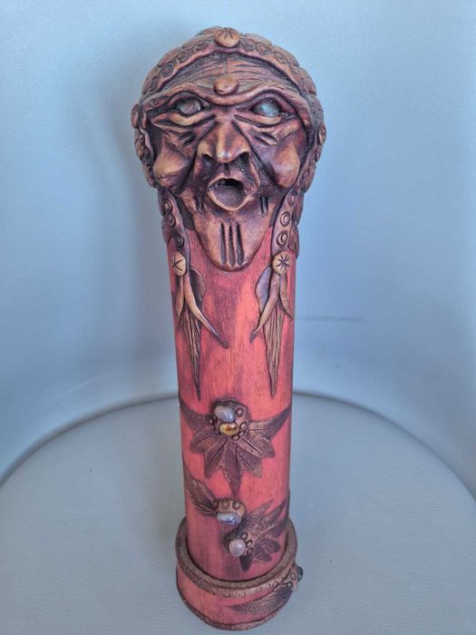 Queimador de Incenso Novo, Esculpido em madeira com Motivos Indios