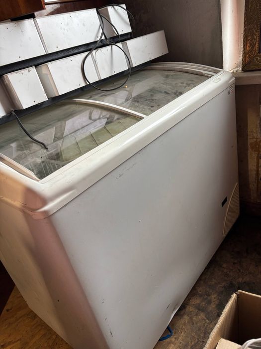 Продам морозильную камеру