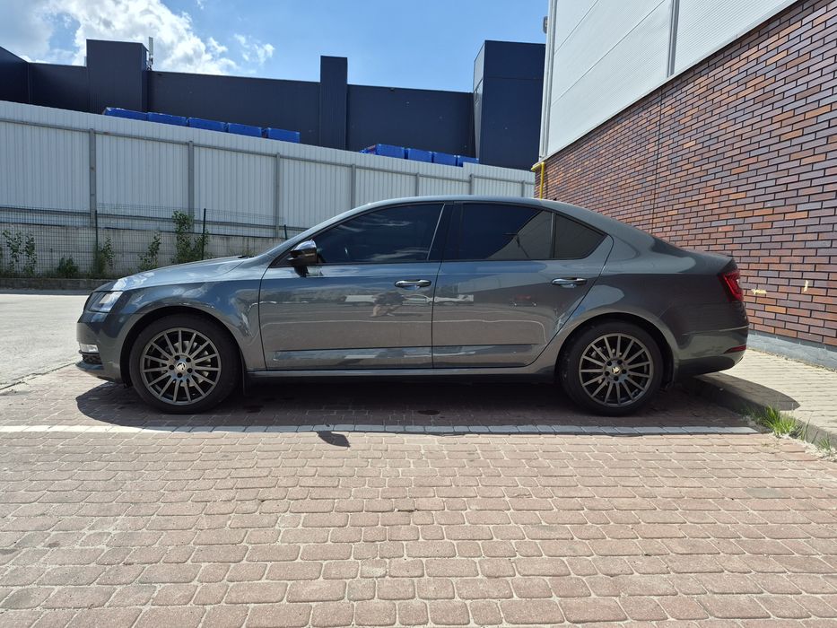 Skoda Octavia 2017 VIN TMBAJ7NEXJ0047391 фото оголошення 2 з 8