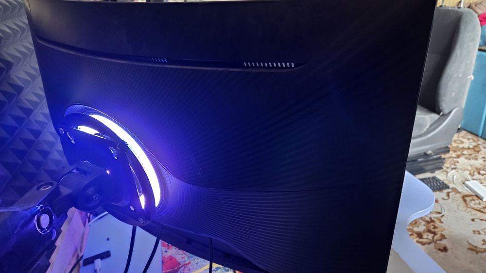 Samsung Odyssey G7 27" QHD 240Hz