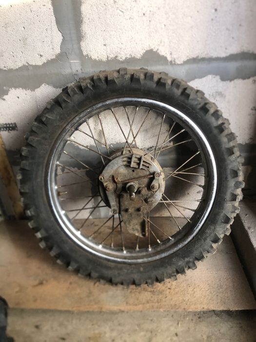 Продам колесо на мотоцикл 18