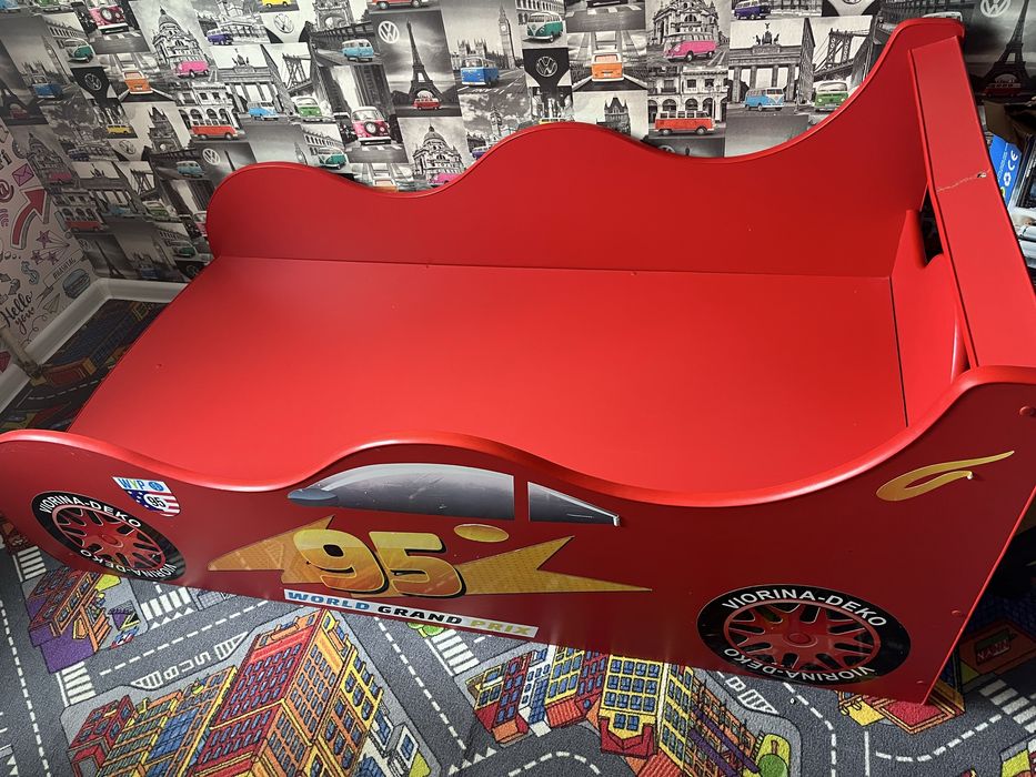 Ліжко-машина для дитинки