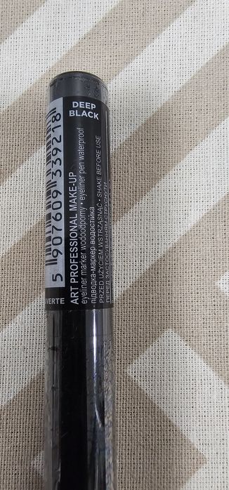 Eveline eyeliner marker wodoodporny Deep black