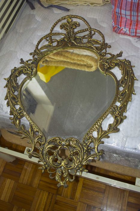 Conjunto consola meia lua com tampo em pedra + espelho dourado