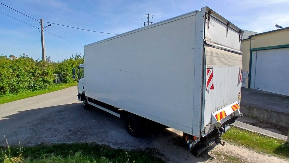 MAN TGL 8.180 Camião com 3 lugares