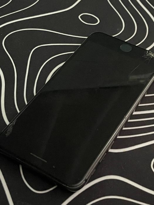 Продам iPhone 8plus опис