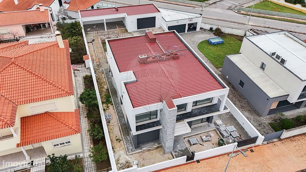 Moradia T5 para venda