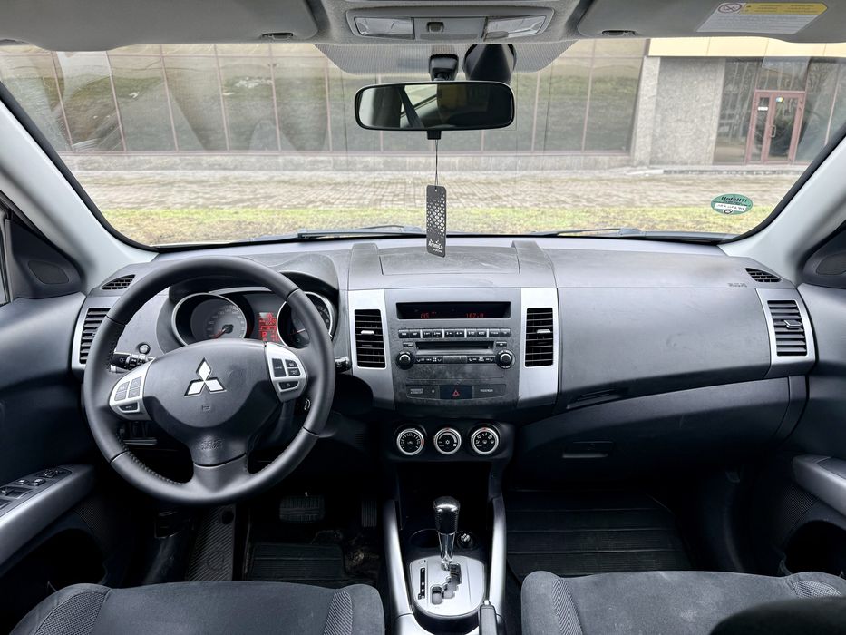 Mitsubishi Outlander XL