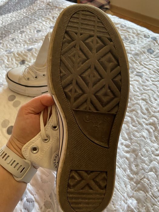 Vendo tenis Converse branco com plataforma n.•36 usados duas vezes