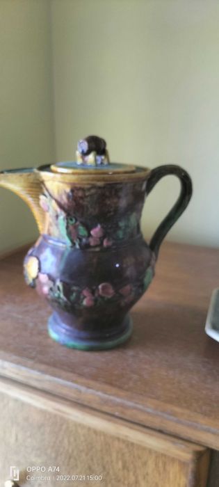 Jarra de vinho em louça da antiguidade