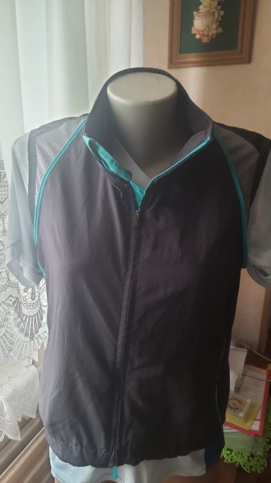 Жилет  Puma  фирменный