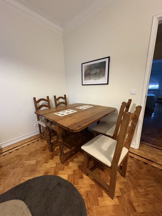 Mesa/Aparador de madeira mexicana extensivel + 4 cadeiras
