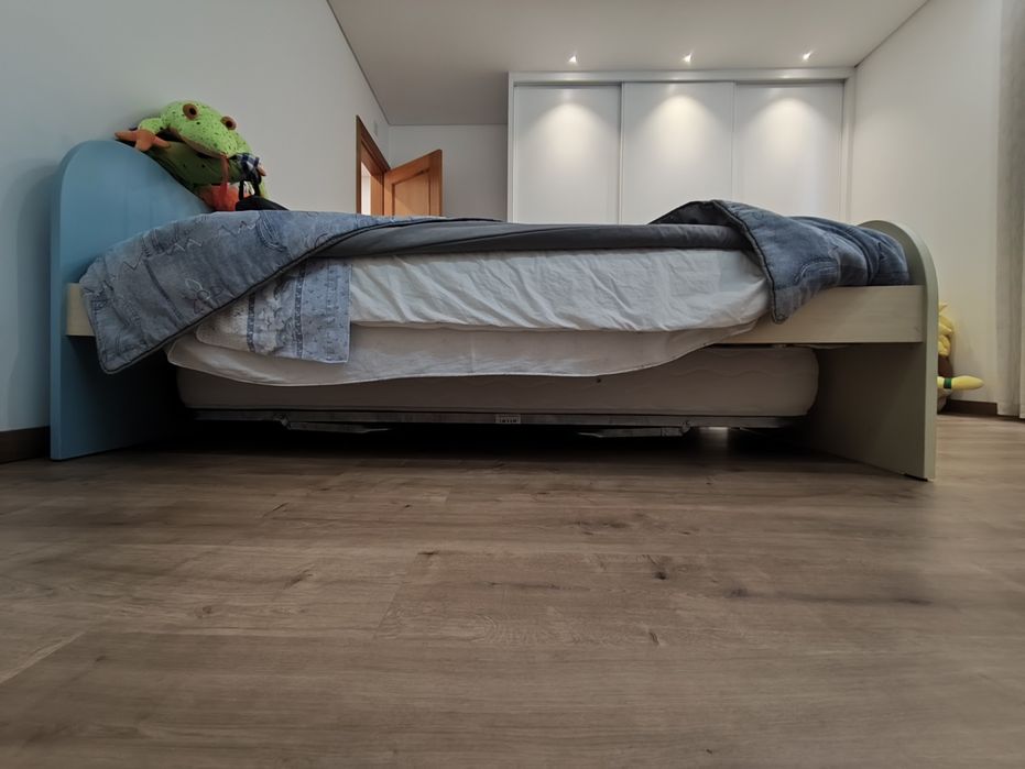 Quarto Criança 2 camas +edredons e lençois