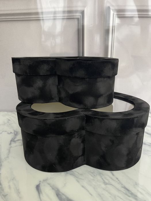 Коробка черная с окошком