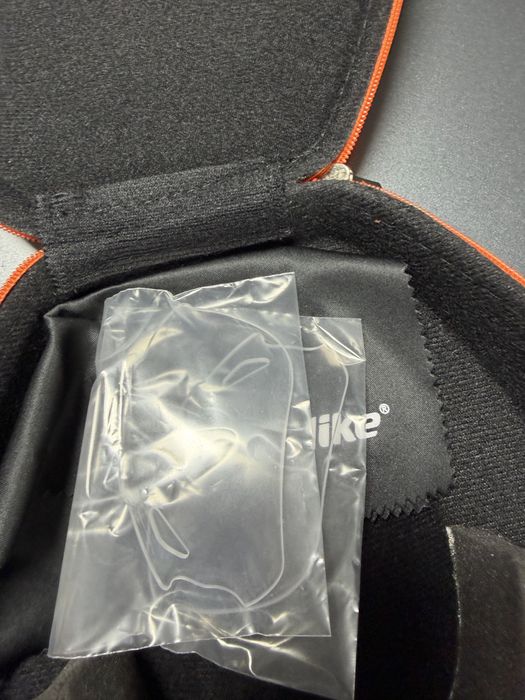 Óculos desporto Catlike novo