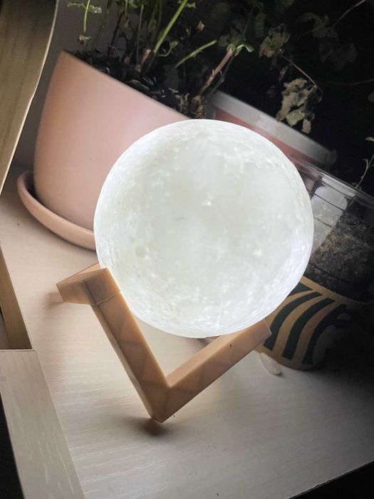 Candeeiro LED em forma de Lua