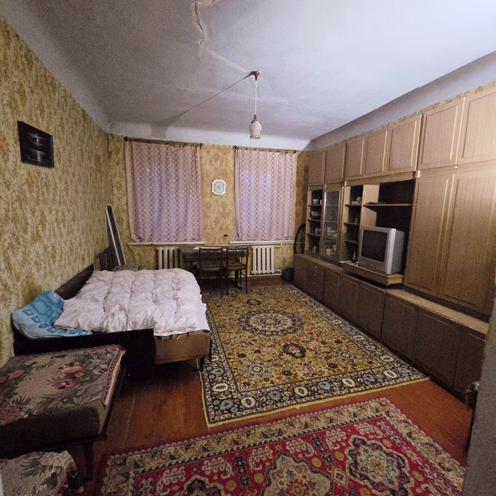 Продаж 2 кімнатна  квартира на землі  Центр  вулиця Дунаєва