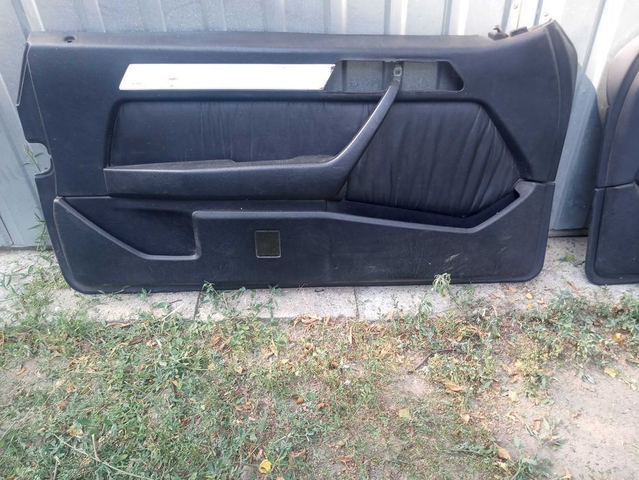 Mercedes w124 coupe tapicerka drzwi boczki przód