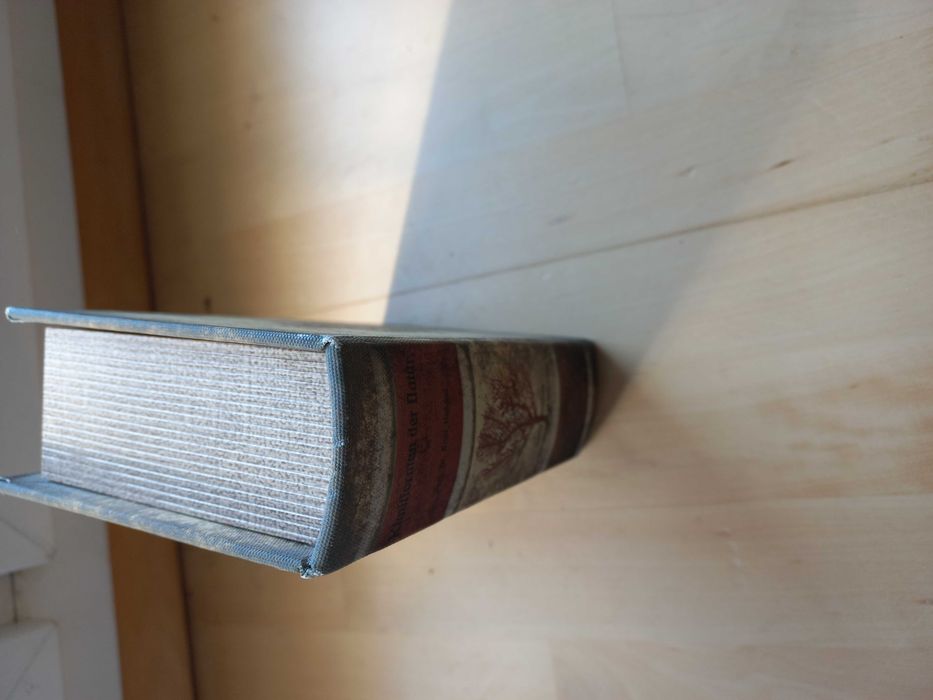 Skrytka w kształcie ksiązki