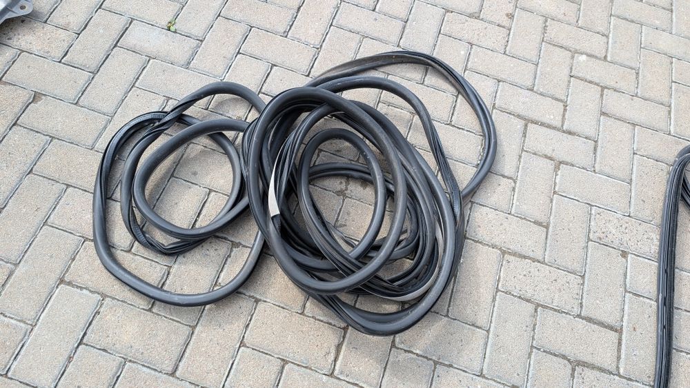 Ущільнювач дверей Рено Лагуна 3