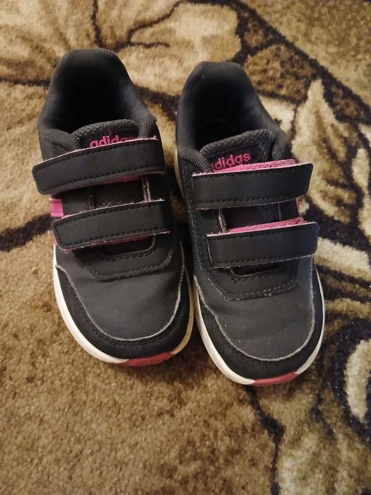 Весняне взуття для дівчинки