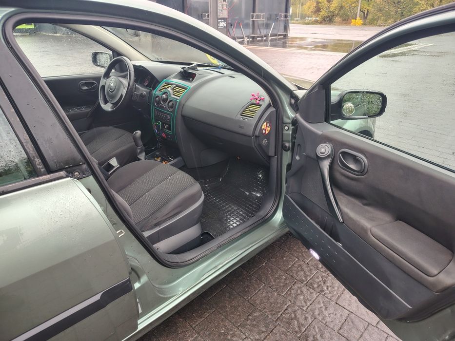 автомобіль Рено Меган 1,4