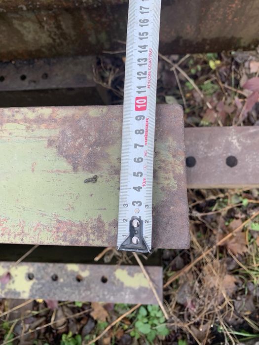 Металеві Таври, Швелер