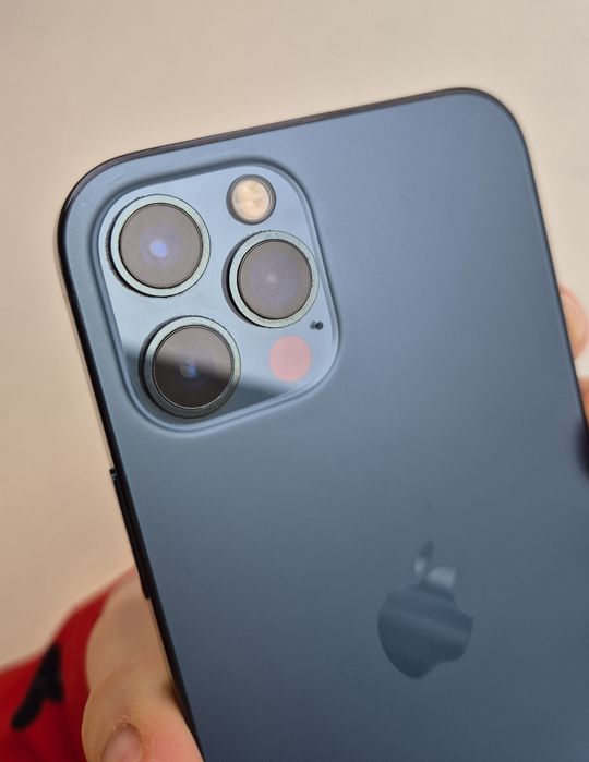 Телефон IPhone 12 Pro