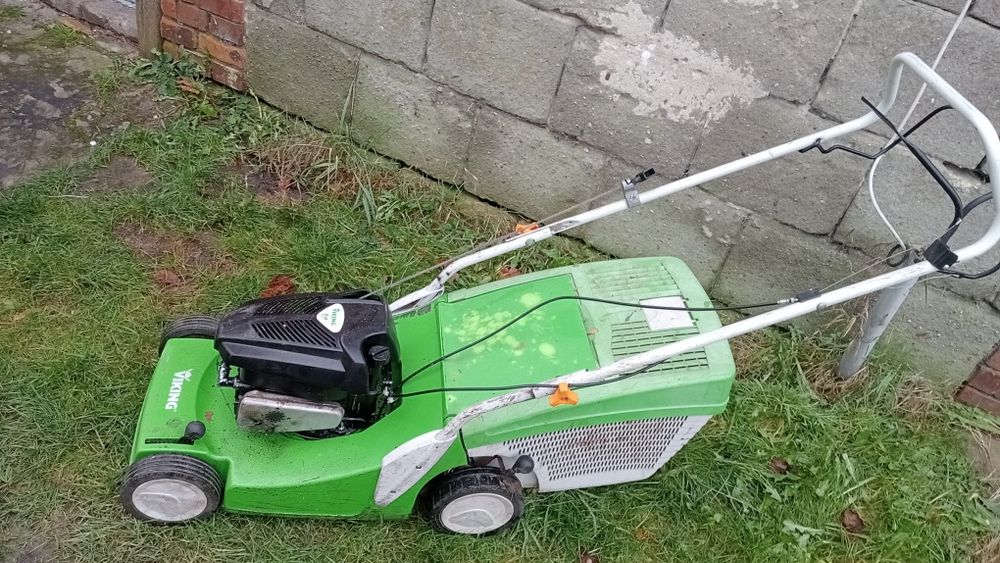 Dobra Kosiarka viking po remoncie silnika kosi ale nie jeździ