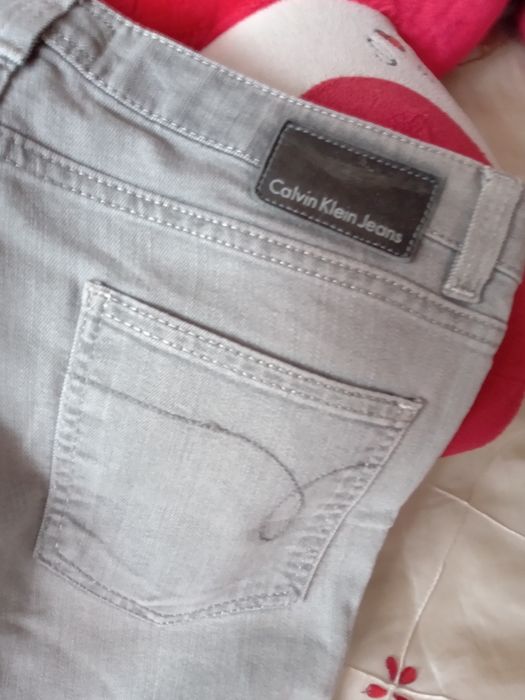 Spodnie damskie szare Calvin Klein.