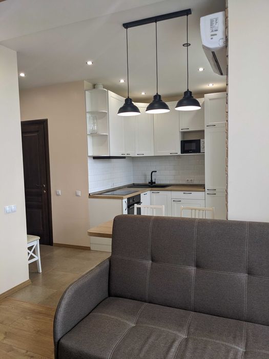 Оренда 1 кім. квартири студії. Метро Нивки. Вул. Олександрівська 1.