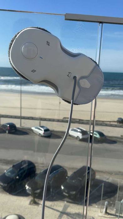 Aluguer de Robot Limpa-vidros Automático