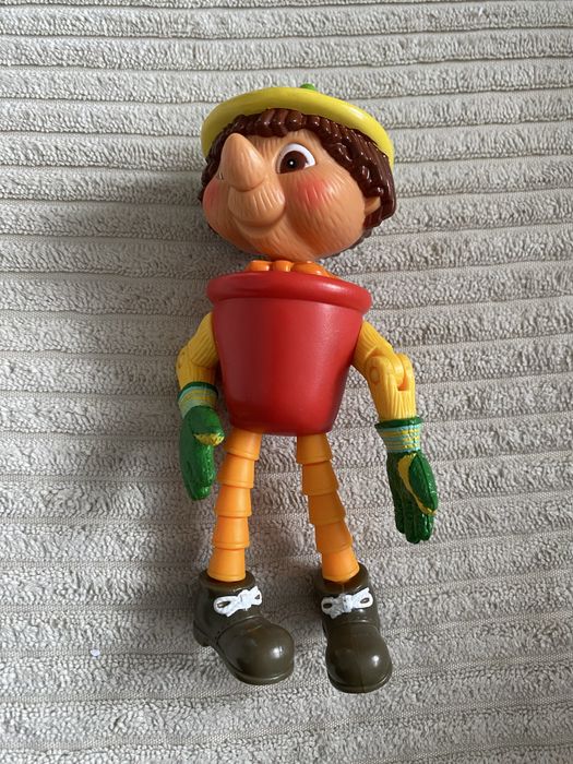 figurka to Bill lub Ben z serialu "The Flower Pot Men"