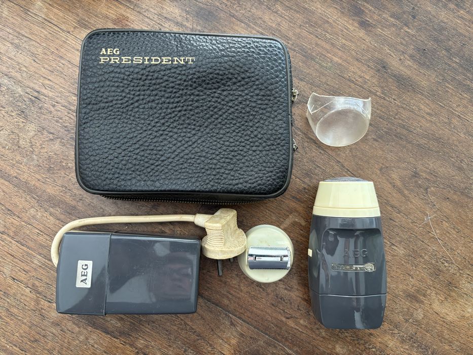 Máquina de barbear electrica recarregavel AEG Anos 60