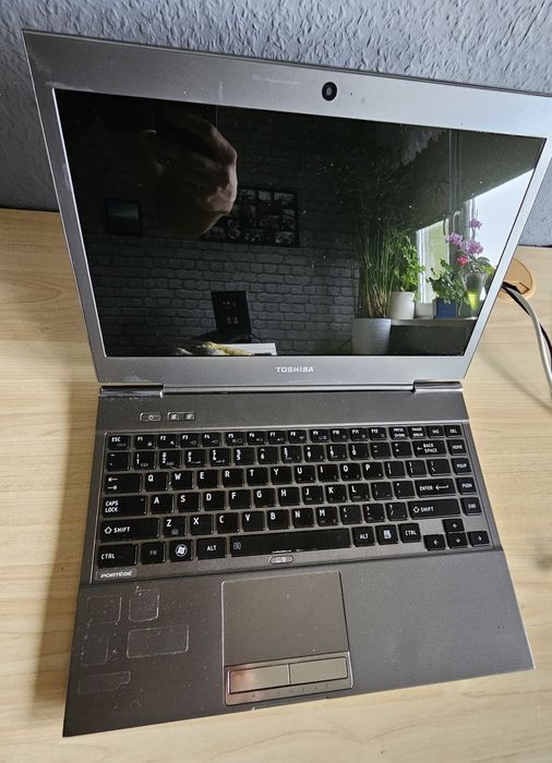 Ultrabook TOSHIBA Z835-P330 - WIN 11 - 4GB RAM - Intel I3 - 128 GB SSD