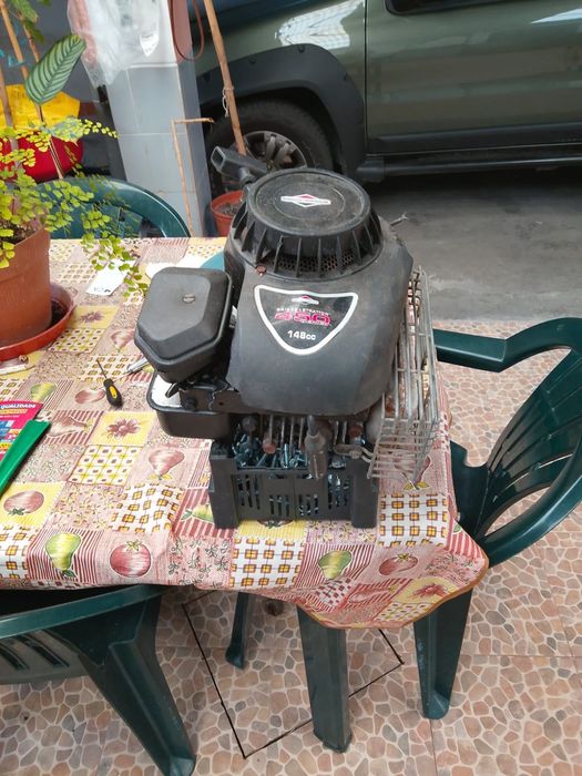 Motor corta relva briggs&straton usado