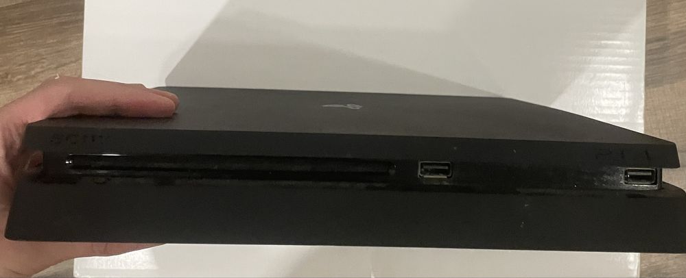 Продам пс 4 slim в гарному стані б/у