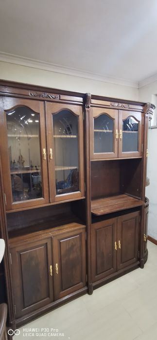 Bar de sala em bom estado